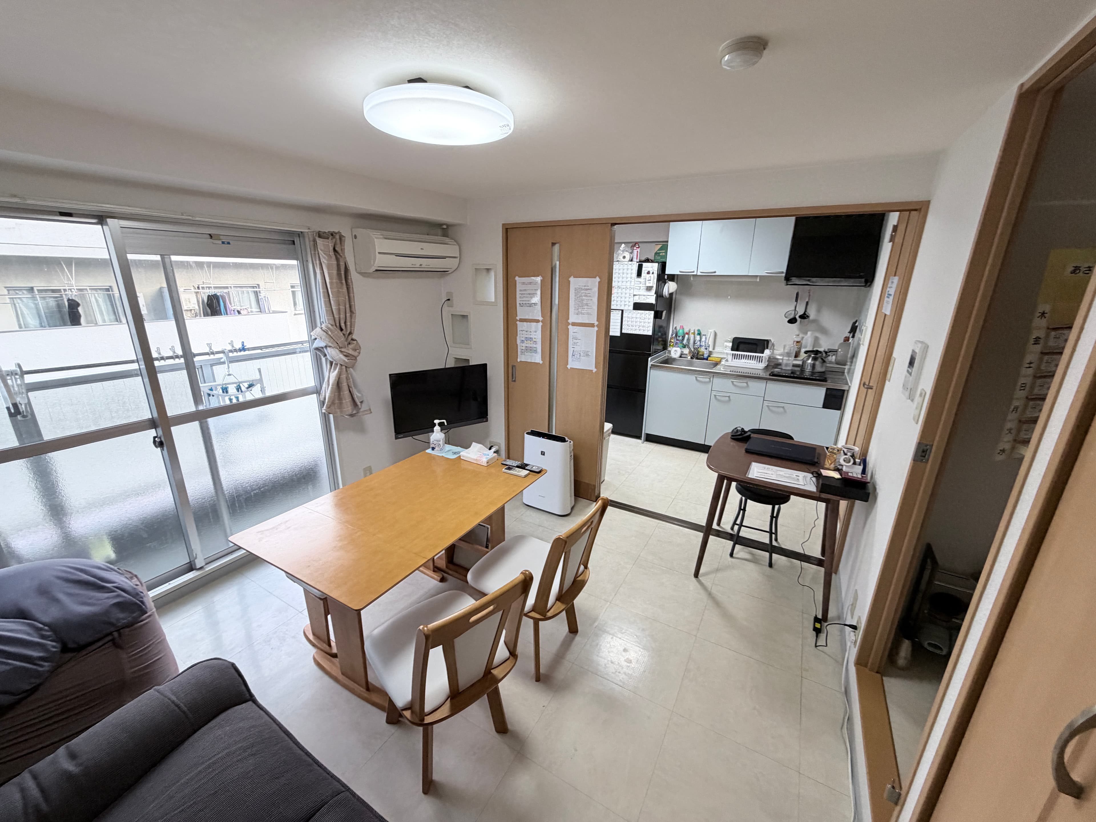 明るい共有ルーム